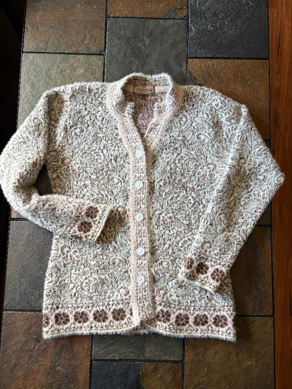 KLJ Oswal retro style grandmacore fuzzy knit cardigan pastel pink & cream size S